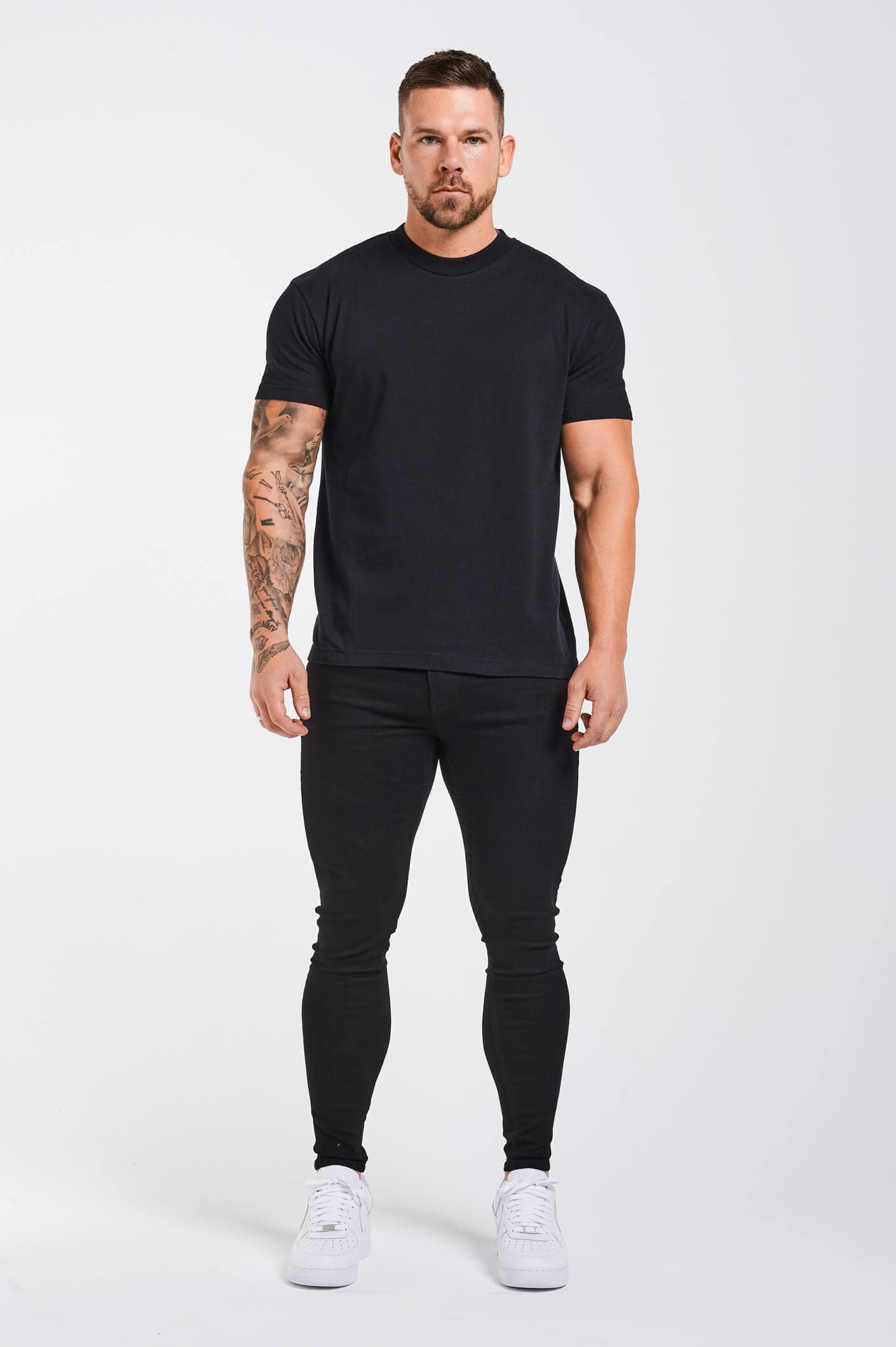 T-SHIRT - BLACK