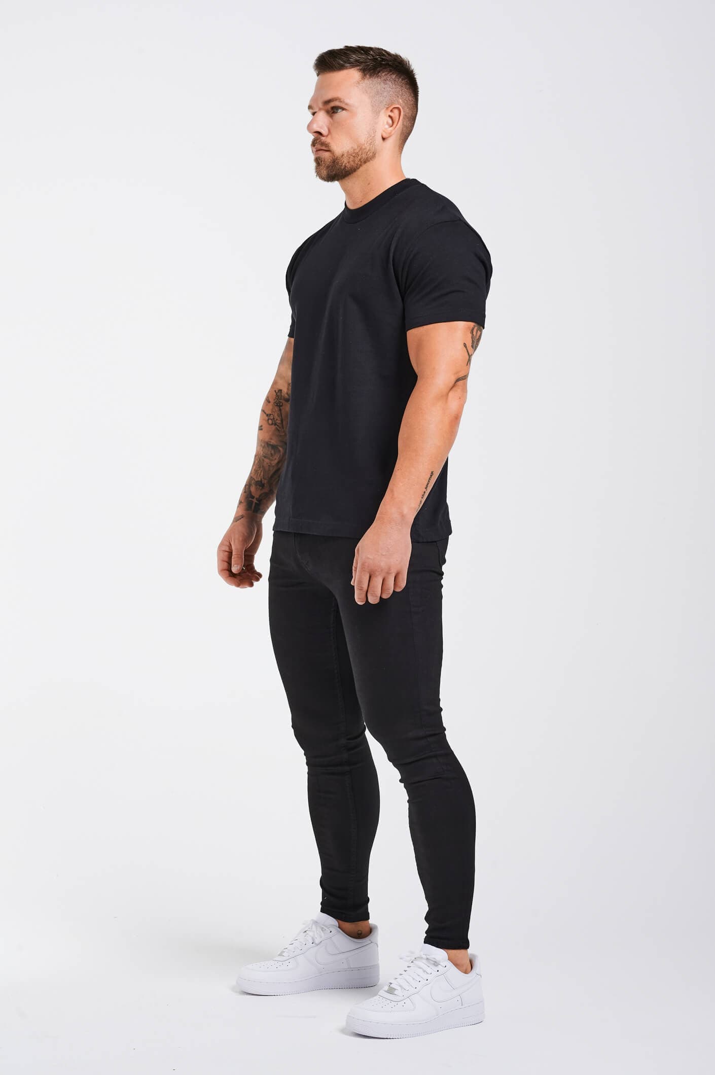 T-SHIRT - BLACK